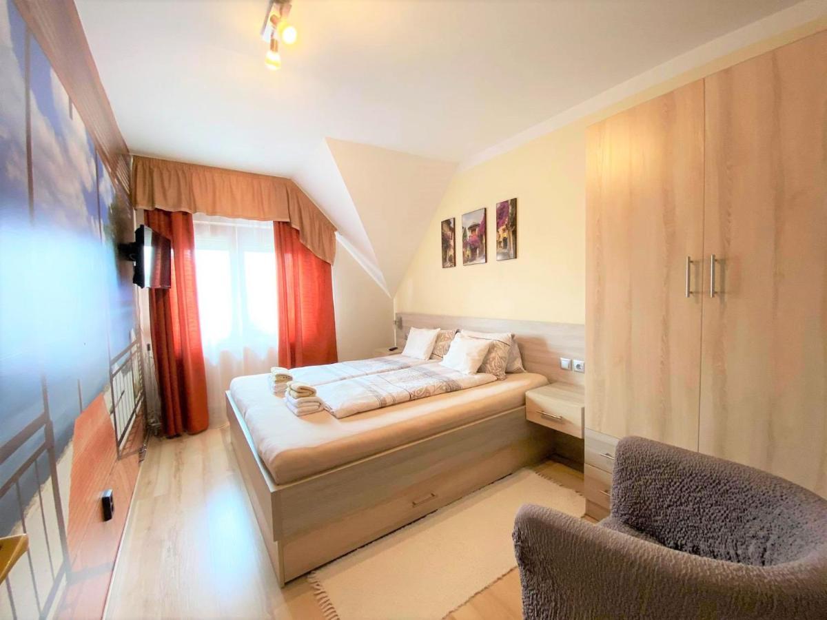 Apartman Siesta Buek - Buekfuerdo Exterior photo